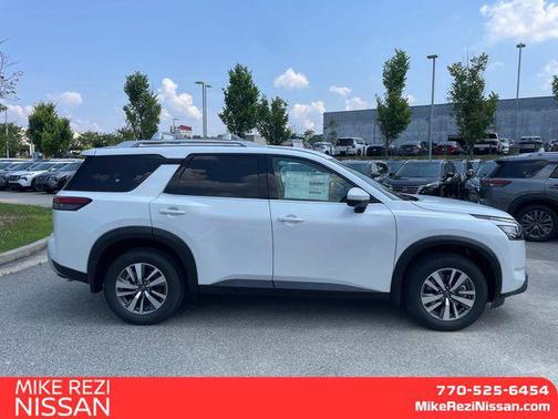 2025 Nissan Pathfinder SL FWD