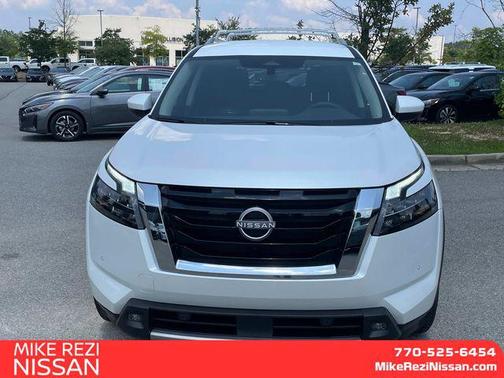 2025 Nissan Pathfinder SL FWD
