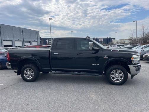 2020 RAM 3500 Laramie Crew Cab 4x4 6'4' Box