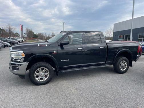 2020 RAM 3500 Laramie Crew Cab 4x4 6'4' Box