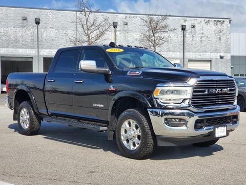 2020 RAM 3500 Laramie Crew Cab 4x4 6'4' Box