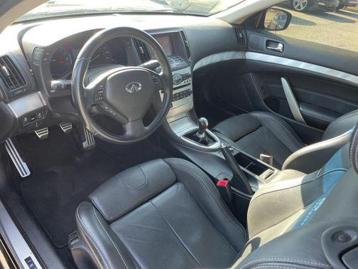 2014 INFINITI Q60 Sport