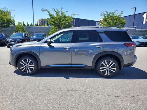Gun Metallic 2025 Nissan Pathfinder Platinum FWD