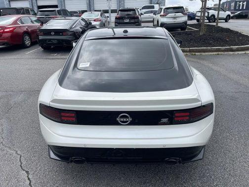 Pearl White Tricoat/Super Black 2025 Nissan Z Performance Manual Transmission