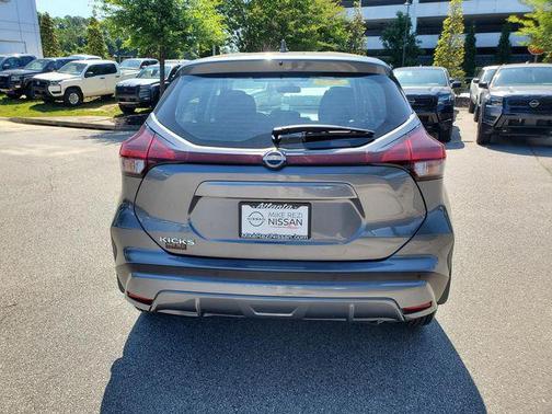 Gun Metallic 2025 Nissan Kicks S
