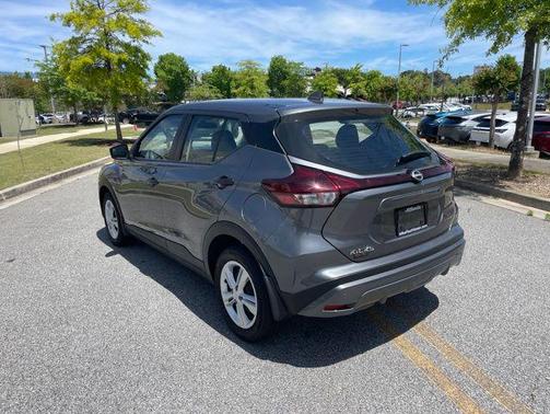 Gun Metallic 2025 Nissan Kicks S