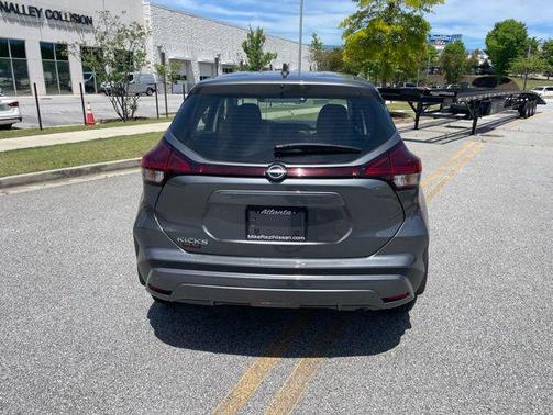 Gun Metallic 2025 Nissan Kicks S