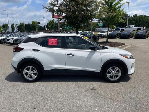 2022 Nissan Kicks S