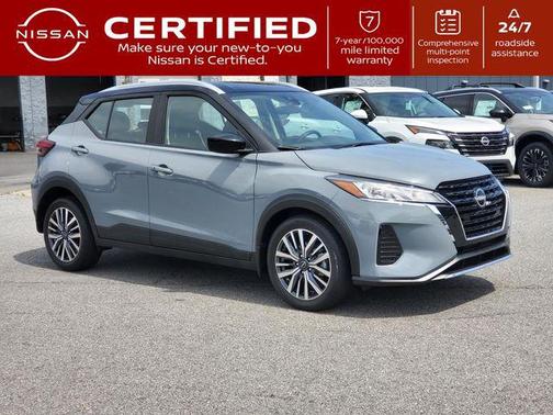 Super Black 2023 Nissan Kicks SV