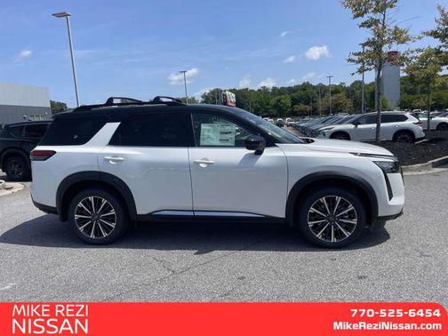 Everest White Pearl/Black 2026 Nissan Pathfinder Platinum