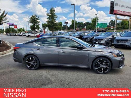 2025 Nissan Altima SR FWD