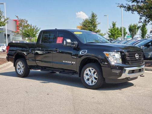 2024 Nissan Titan XD SV
