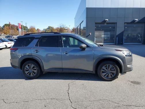 2022 Nissan Pathfinder SV 4WD