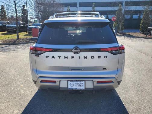 2022 Nissan Pathfinder SL 2WD