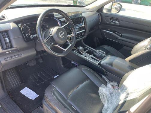 2022 Nissan Pathfinder SL 2WD