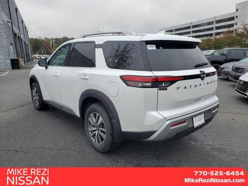 2025 Nissan Pathfinder SL FWD