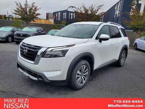 2025 Nissan Pathfinder SL FWD