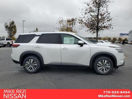 2025 Nissan Pathfinder SL FWD