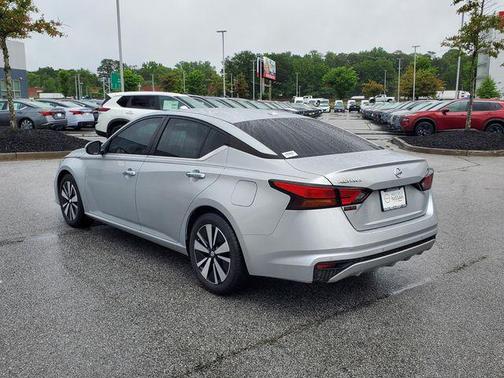Brilliant Silver Metallic 2022 Nissan Altima 2.5 SV