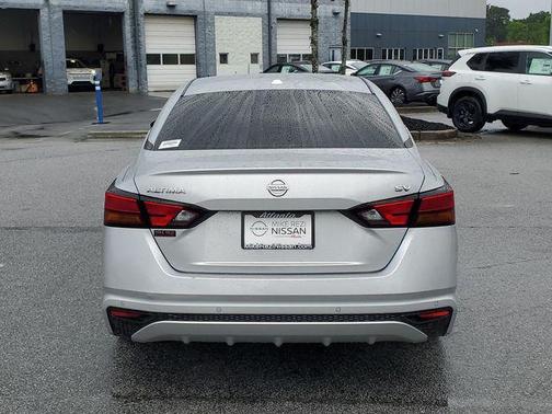 Brilliant Silver Metallic 2022 Nissan Altima 2.5 SV