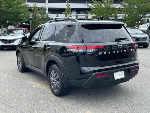 2024 Nissan Pathfinder SV FWD