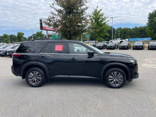 2024 Nissan Pathfinder SV FWD