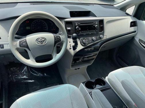2012 Toyota Sienna LE