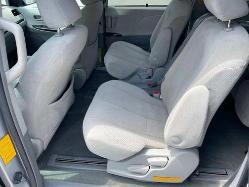 2012 Toyota Sienna LE