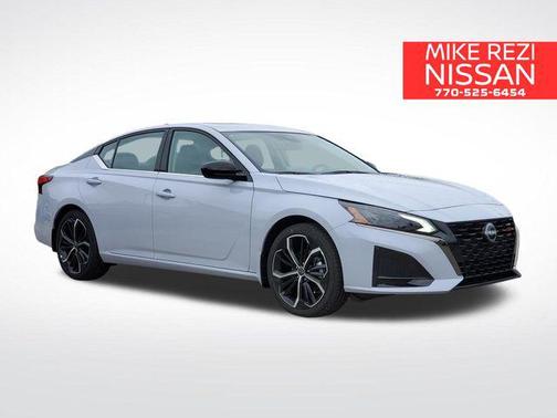 2025 Nissan Altima SR FWD
