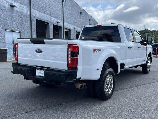 Oxford White 2023 Ford F-350 XL