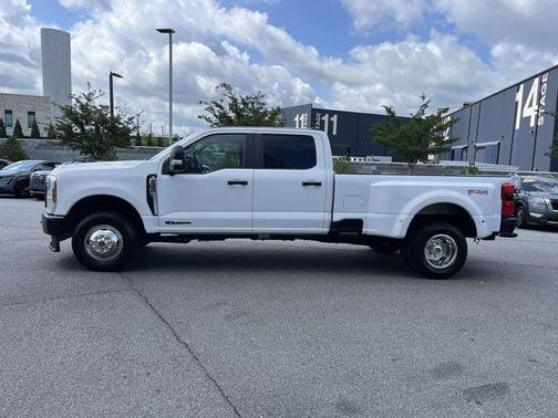 Oxford White 2023 Ford F-350 XL