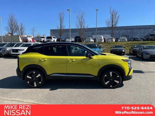 2025 Nissan Kicks SR