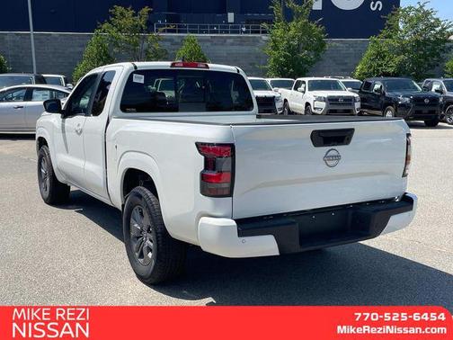 2025 Nissan Frontier SV