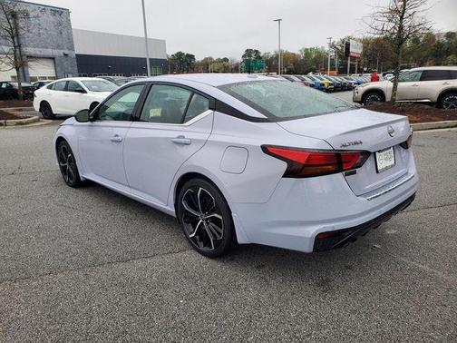 2023 Nissan Altima SR FWD