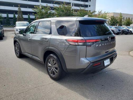 2022 Nissan Pathfinder S 2WD