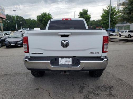 Bright White Clearcoat 2022 RAM 2500 Big Horn Crew Cab 4x4 6'4' Box