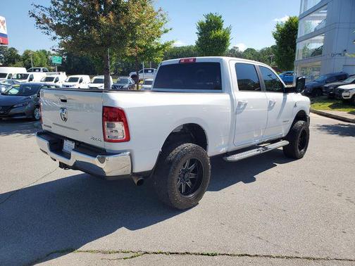 Bright White Clearcoat 2022 RAM 2500 Big Horn Crew Cab 4x4 6'4' Box