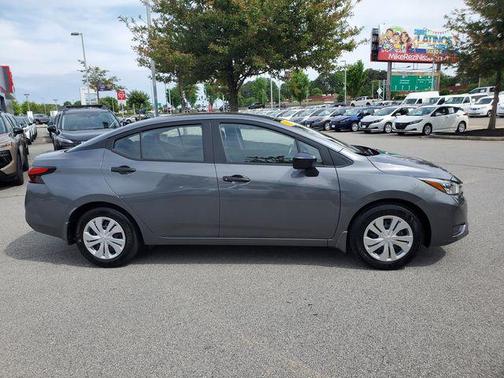 Gun Metallic 2025 Nissan Versa 1.6 S