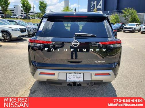 2025 Nissan Pathfinder Platinum FWD