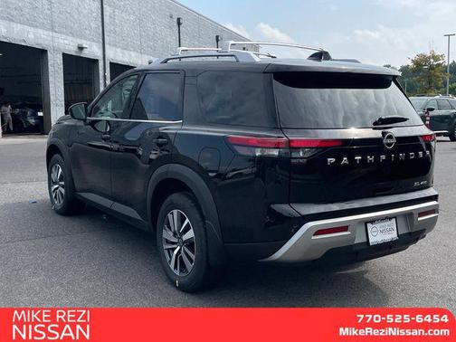 2025 Nissan Pathfinder SL 4WD
