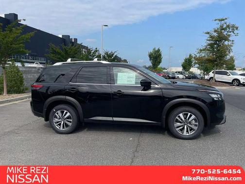 2025 Nissan Pathfinder SL 4WD