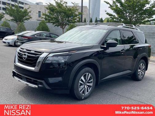 2025 Nissan Pathfinder SL 4WD