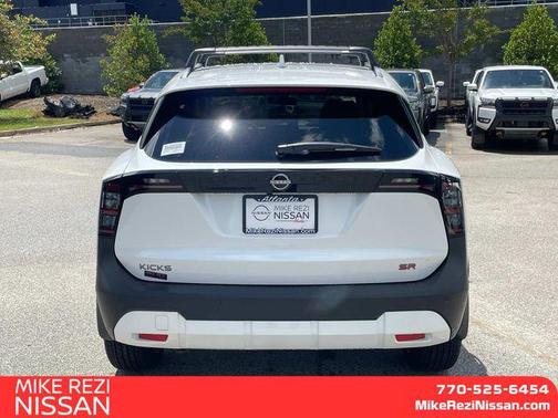 2025 Nissan Kicks SR