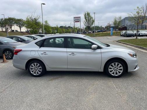 Brilliant Silver Metallic 2017 Nissan Sentra SV