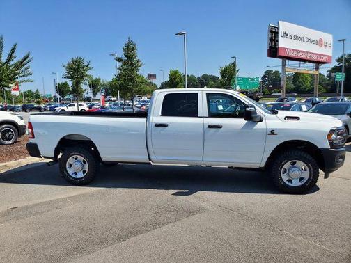 2024 RAM 3500 Tradesman Crew Cab 4x4 8' Box