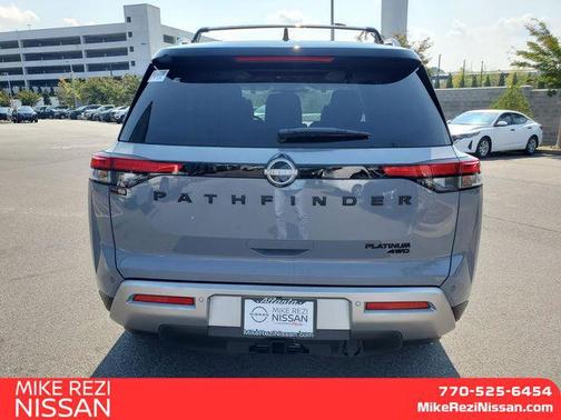 2025 Nissan Pathfinder Platinum 4WD