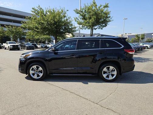 Midnight Black Metallic 2018 Toyota Highlander Limited