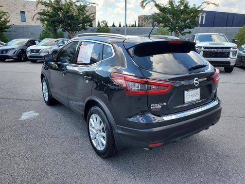 2022 Nissan Rogue Sport SV
