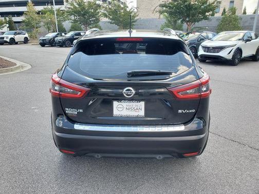 2022 Nissan Rogue Sport SV