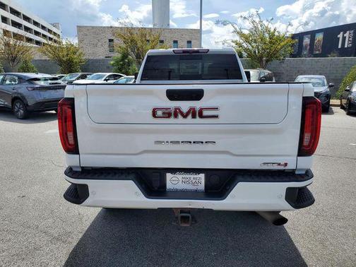 Summit White 2021 GMC Sierra 2500 AT4